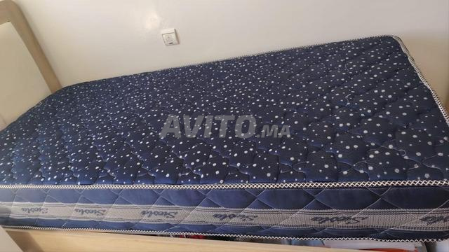 Matelas en très bon état à vendre - 2