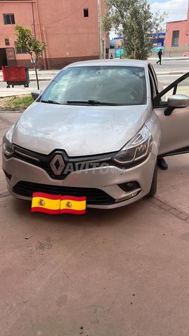 Renault Clio 4 Diesel automatique, modèle 2019.