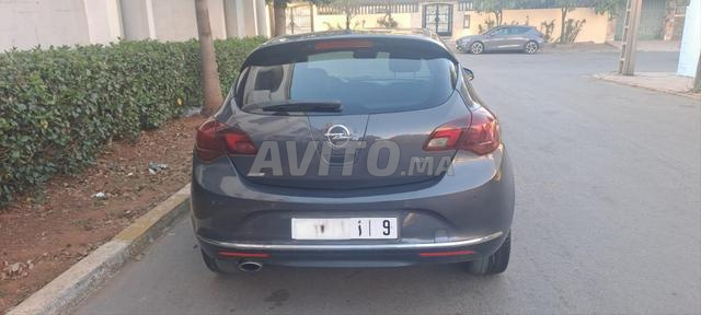 Opel Astra Diesel Automatique 2016 à Casablanca - 2