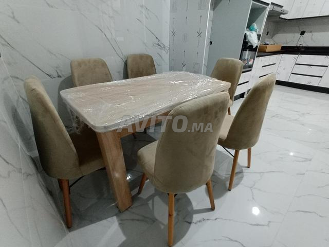 Table à manger de première qualité à un prix incroyable, magnifique, quel bonheur - 2