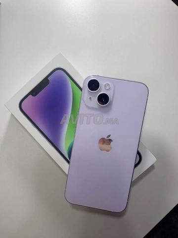 iPhone 14 avec câble - 2
