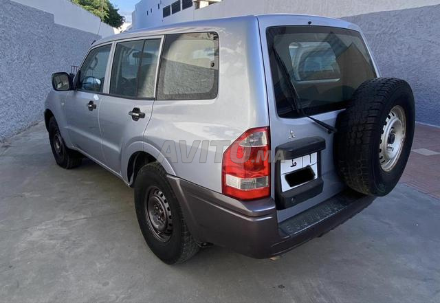 Mitsubishi Pajero - 2