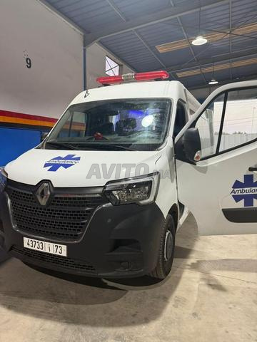 Ambulance Renault Master à vendre - 2