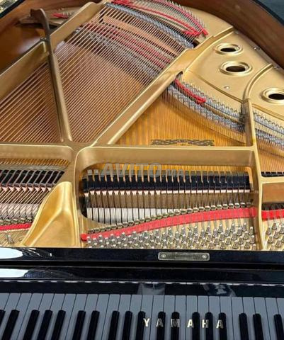 YAMAHA PIANO À QUEUE DE CONCERT