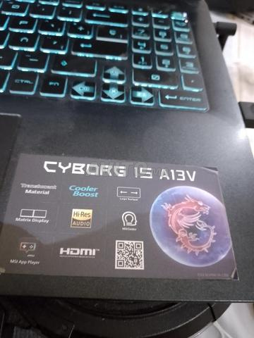 MSI CYBORG 15 A13V. i7 13ème gen / RTX 4060 8G - 2