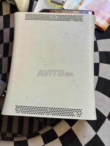 XBOX 360 NEUVE AVEC BOÎTE 2 MANETTES - 2