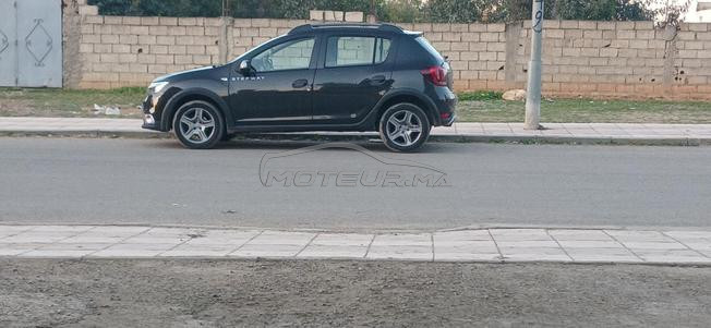 سيارة في حالة جيدة للبيع 