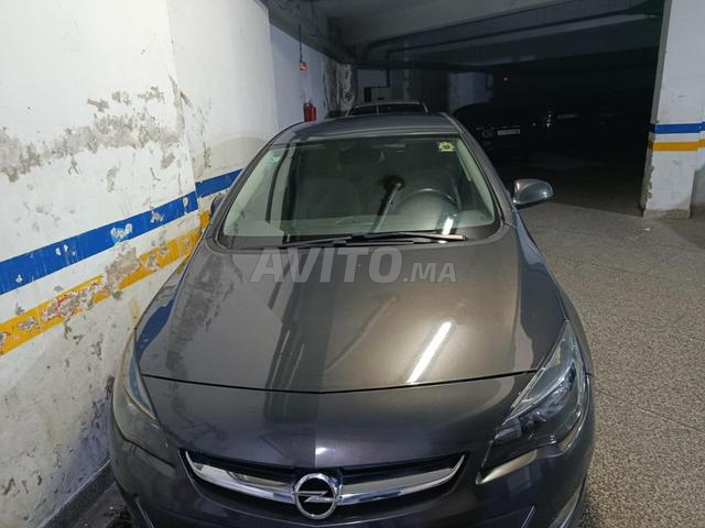 Opel Astra Diesel Manuelle 2014 à Tanger - 2