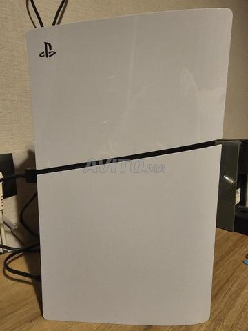 PS5 1T avec 2 manettes - 2