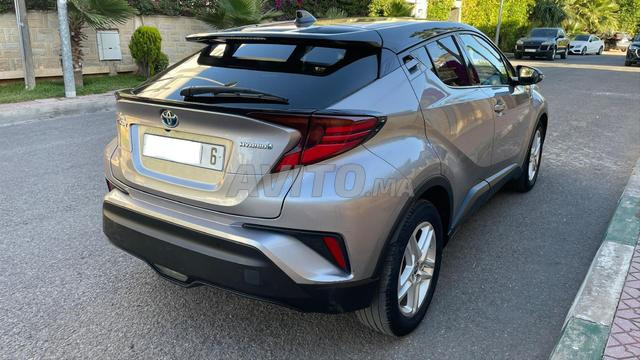 Toyota CHR distinctive plus - 2