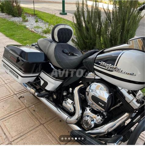 Harley-Davidson Street Glide - 2