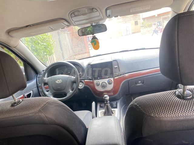 Voiture en bon état, contactez le numéro - 2