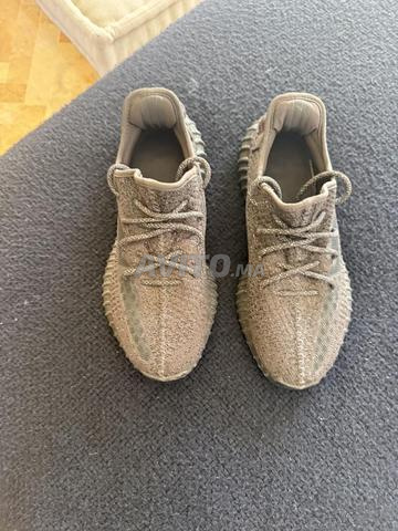 يزي بوست 350 V2 ستاتيك بلاك (عكسي) - 2