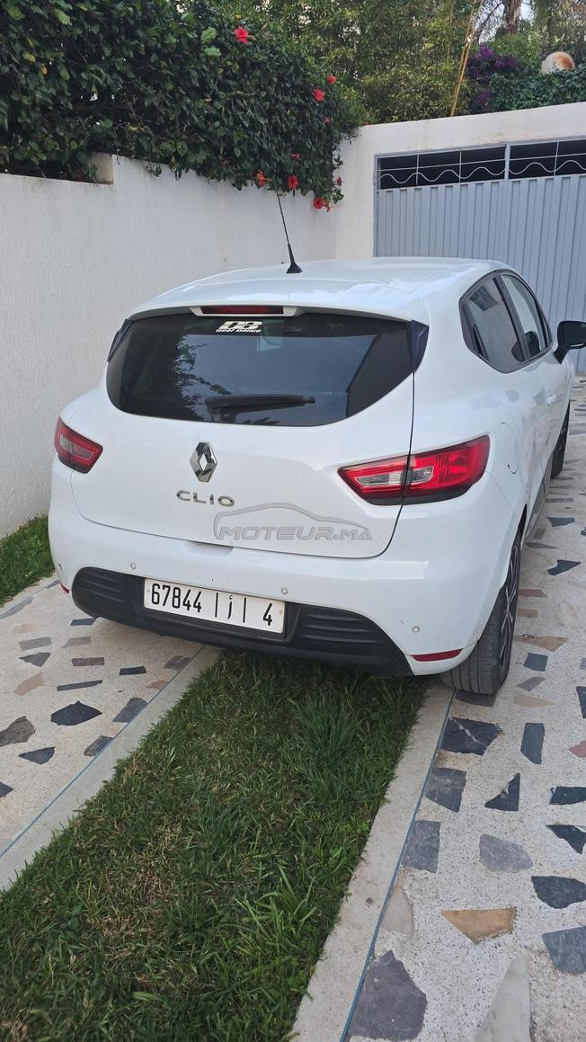belle voiture blanche