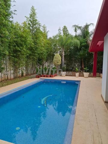 Villa deux façades luxe belle vue piscine - 2