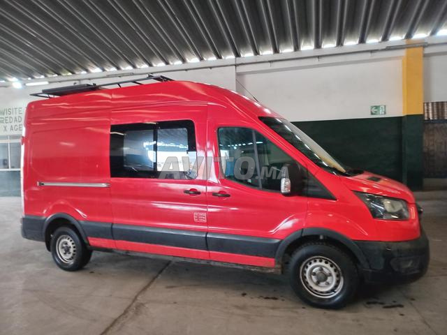 Van Ford transit aménagé 3 places. homologué.