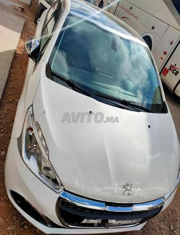 Peugeot 208 White Edition Panoramique - 2