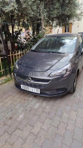 Véhicule Opel Corsa essence 8 CV