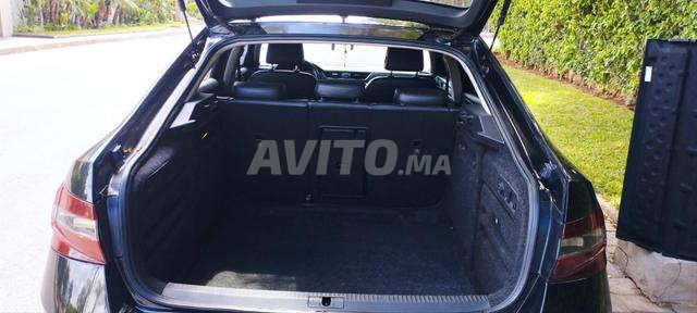 Skoda Superb Diesel Automatique 2017 à Casablanca - 2