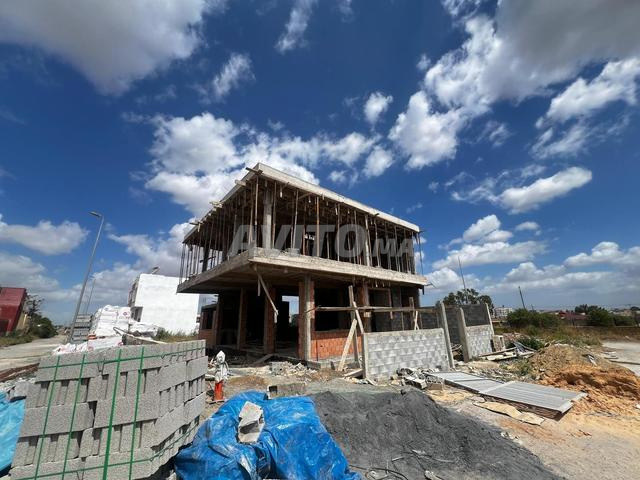 Vente villas à Bouskoura brut