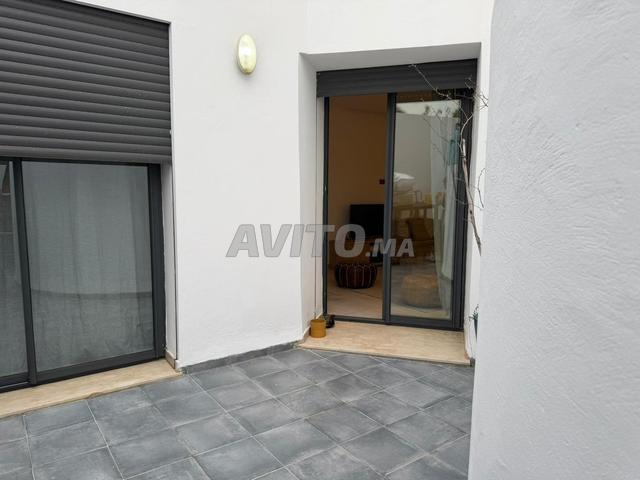 Studio meublé avec terrasse à l'Oasis