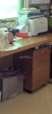 BUREAU et chaise professionnelAvec IMPRIMANTE
