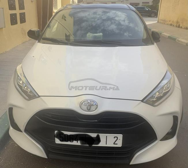 particulier met en vente sa voiture Toyota Yaris 