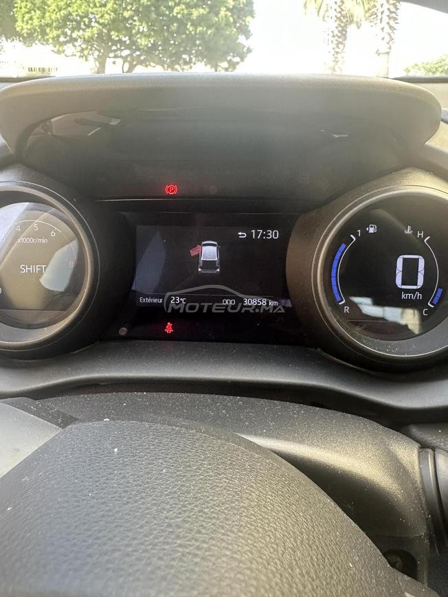 particulier met en vente sa voiture Toyota Yaris 