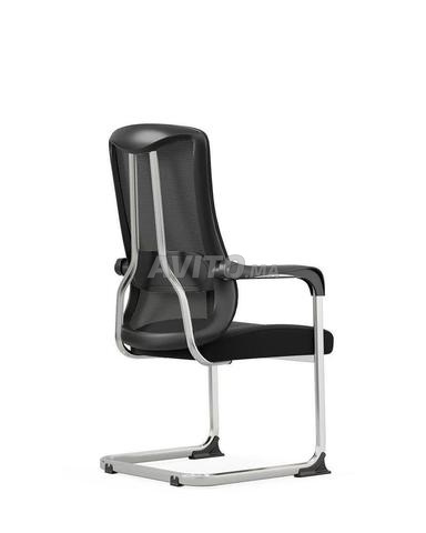 Fauteuil visiteur en mesh avec accoudoirs disponible... - 2