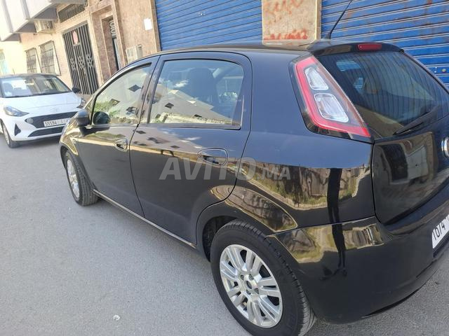 Voiture très propre Premier modèle 2014
