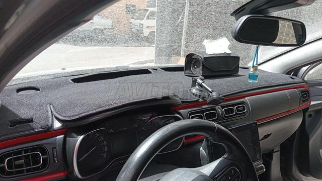 Tableau de voiture en gros, solide. Bienvenue.