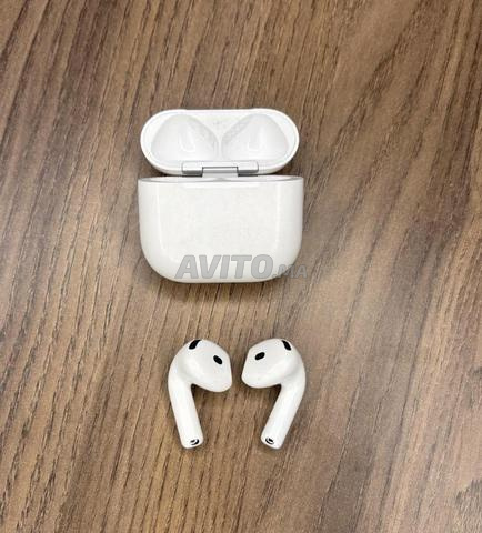 سماعات آبل AirPods 4 كالجديدة