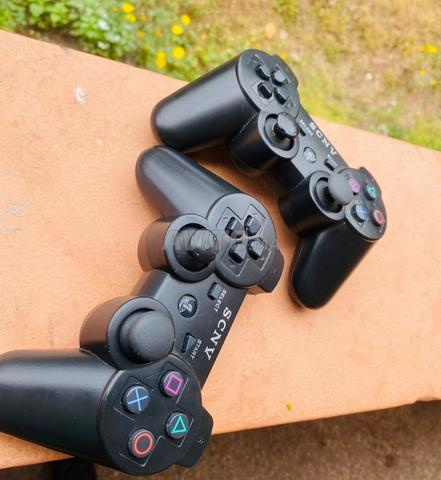 2 manettes PS3 - 2