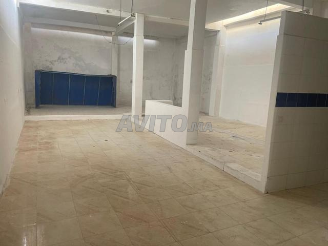Local commercial / entrepôt de 140 m² à Qbibat, Rabat