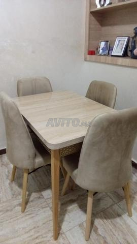 Table à manger parfaite pour tous les espaces avec une excellente qualité