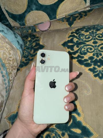 iPhone 12 normal 128 Go batterie 77