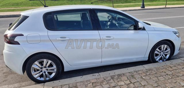 Peugeot 308 Diesel Manuelle 2018 à Tanger - 2