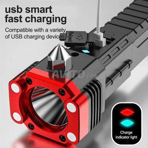 Gadget de Survie Multifonction Batterie Externe Lampe