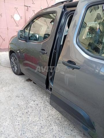 Opel Combo Diesel Manuelle 2019 à Rabat - 2