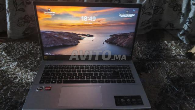 كمبيوتر للبيع. مرحبا بالجميع