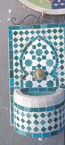 Fontaine en zellige fassi, fabrication artisanale locale