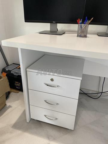 Bureau avec tiroirs - 2