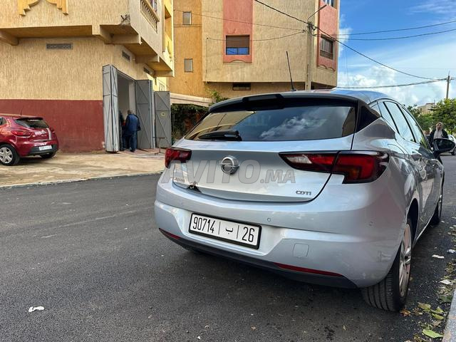 Opel Astra 2019 Automatique - 2