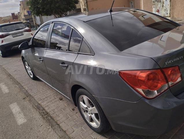Chevrolet Cruze en bon état - 2