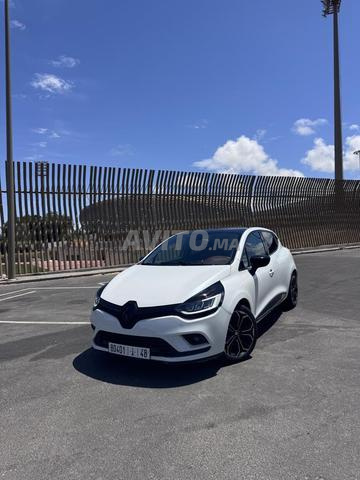 Clio 4 2019 intense toit panoramique et stage 1