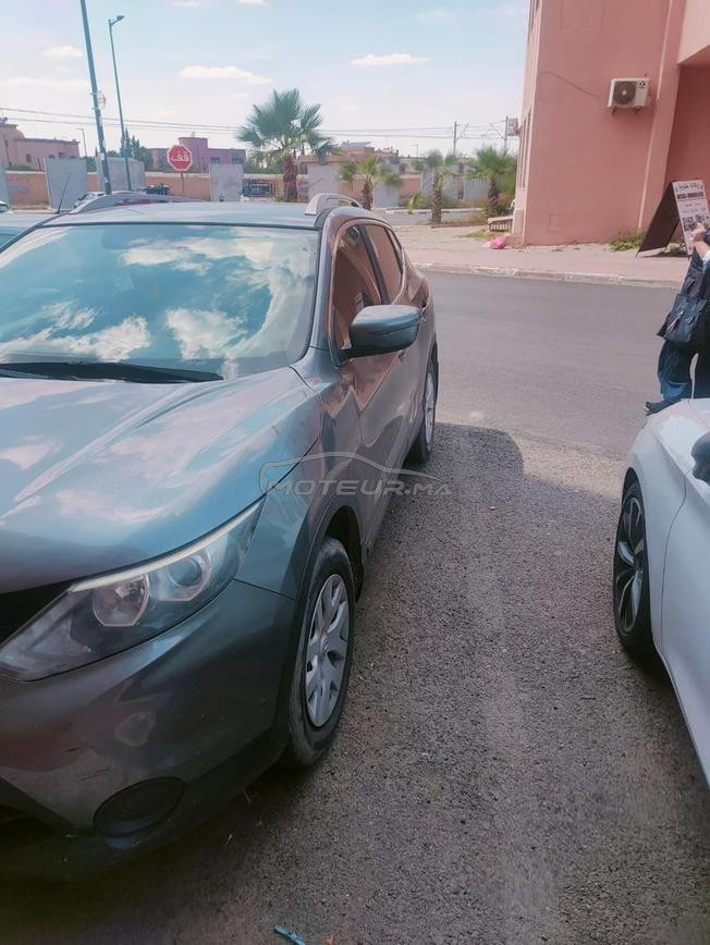 je mets en vente une voiture nissan quchqai
