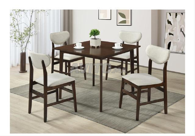Table et 4 chaises