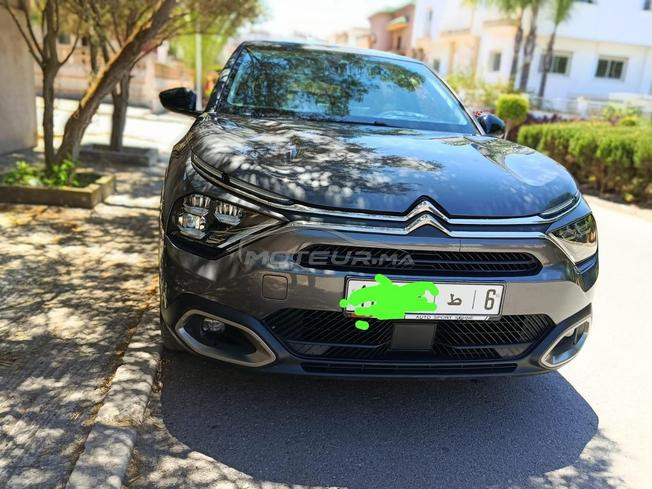 Une très belle voiture d'occasion 