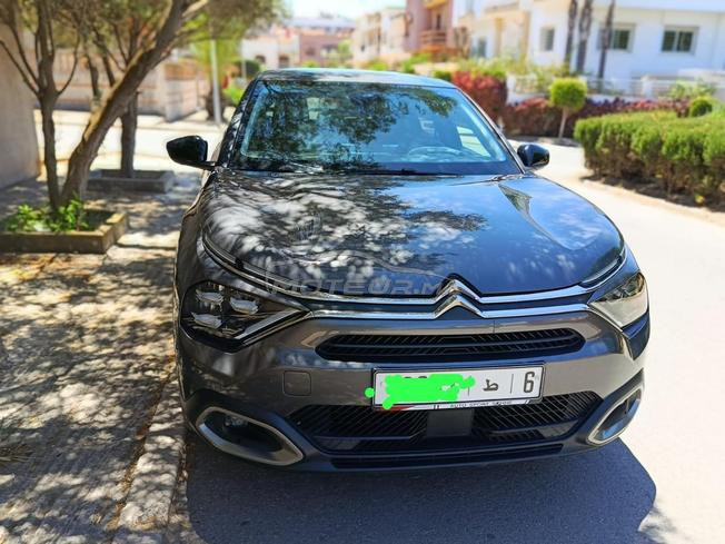 Une très belle voiture d'occasion 