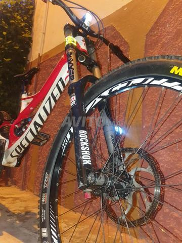 Vélo downhill besoin changement pneu arrière - 2